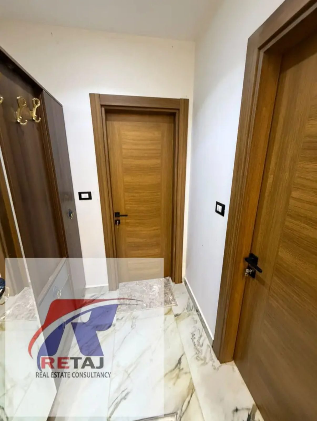 دوبلكس 320م مفروش للإيجار في زيزينيا 2 | 4 غرف | 3 حمامات — صورة 3