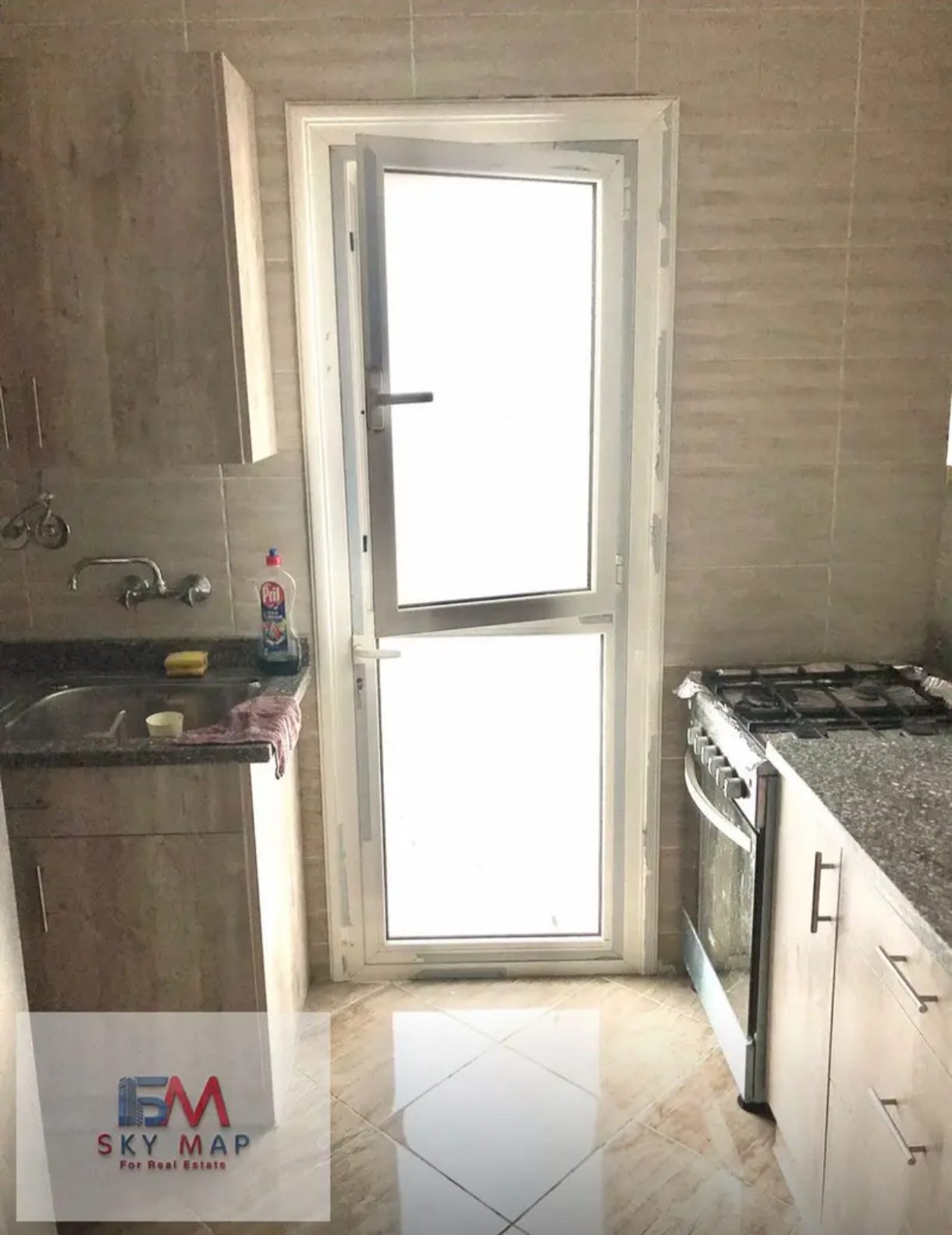 شقة 78م مفروشة للإيجار في مدينتي B12 | غرفتين | Open View — صورة 4