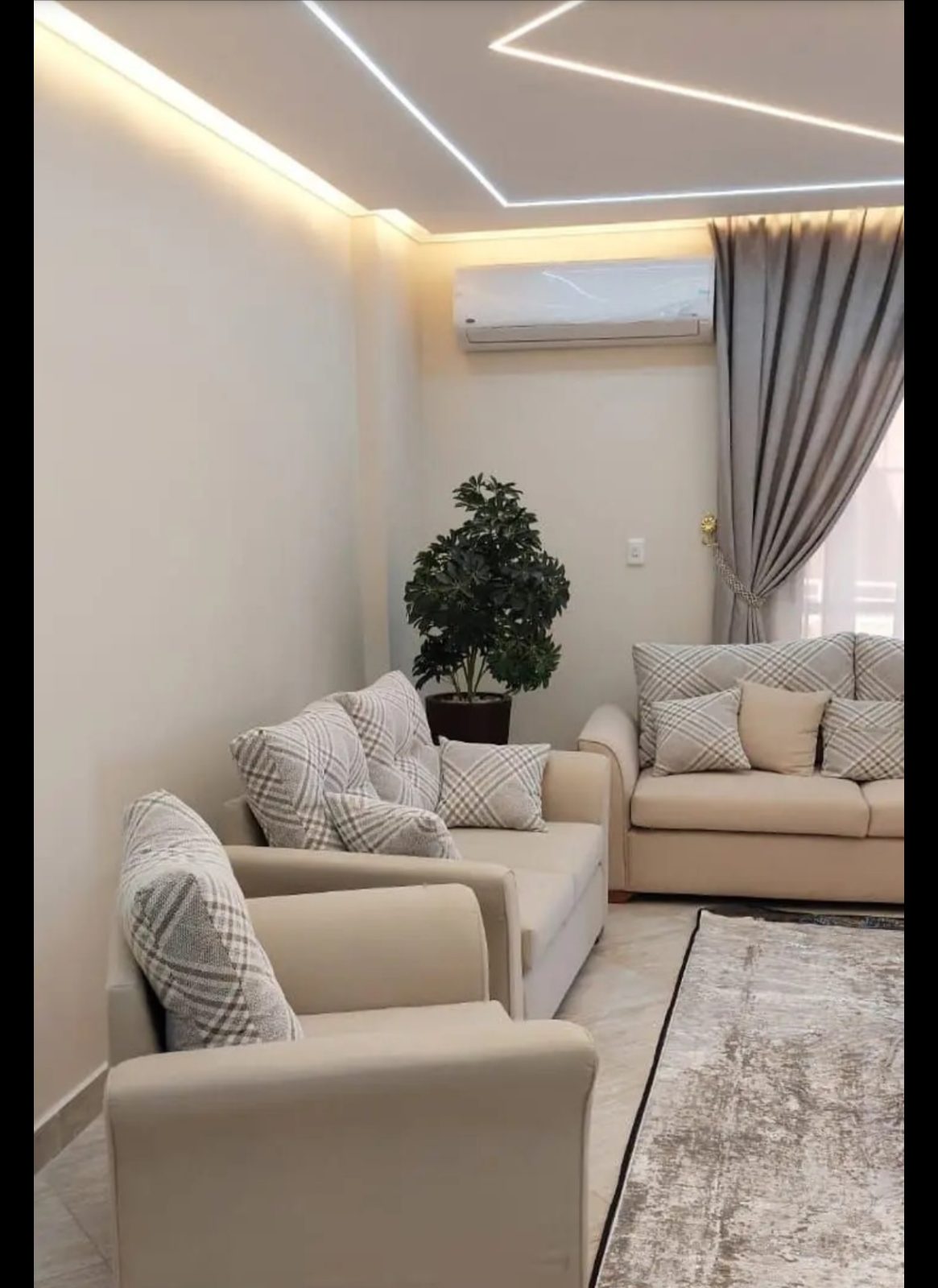 شقة فندقية مفروشة 140م للإيجار في دار مصر القرنفل | 3 غرف | 3 حمام | White Garden View — صورة 3
